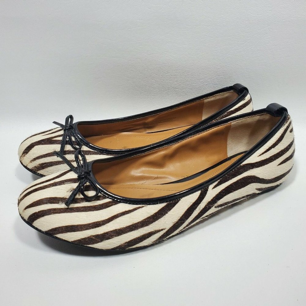 Banana Republic Animal Print Flat shoes Women's Sz 8 Preowned White Black Stripe